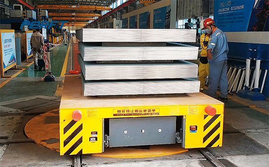 This is a rail transfer cart and turntable cart cooperation project, is a car company customized heavy mold cart, transport 50 tons of materials.
