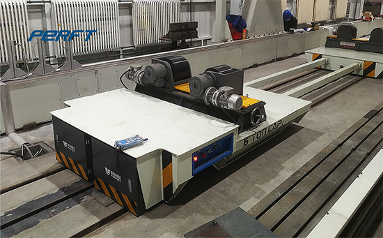 This is an automated rail car, with a fixed-point docking function, can be transported, can be towed.